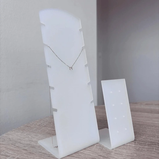 Armband display gematteerd van Polar White perspex voor 5 armbanden