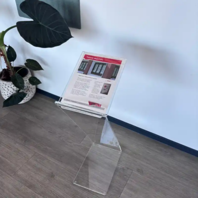 A4 vloerstandaard met acryl kaarthouder
