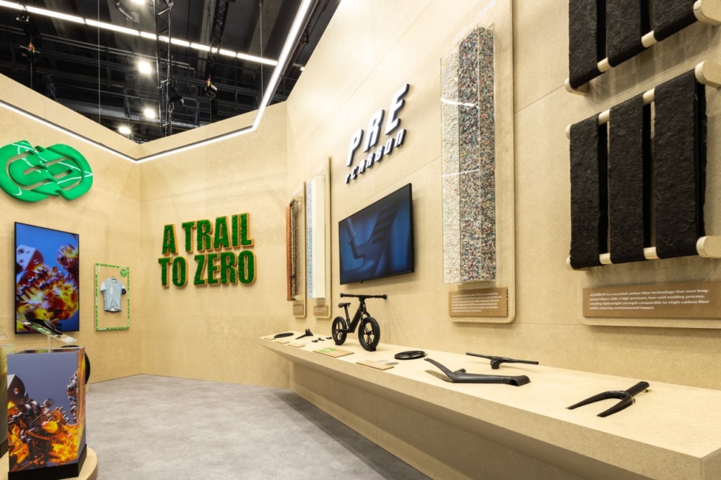 Acryl display op maat voor een professionele productpresentatie