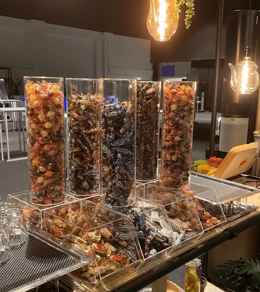 Kunststof snoepbuis in laarsmodel op maat voor een opvallende productpresentatie